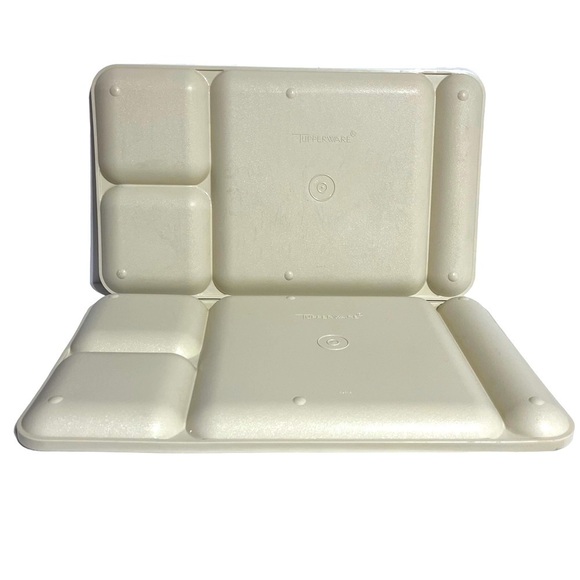 Tupperware Vintage Tray Almond Divided Cafeteria Style 15x9 Dining 1535 Lot of 2 - Picture 3 of 7